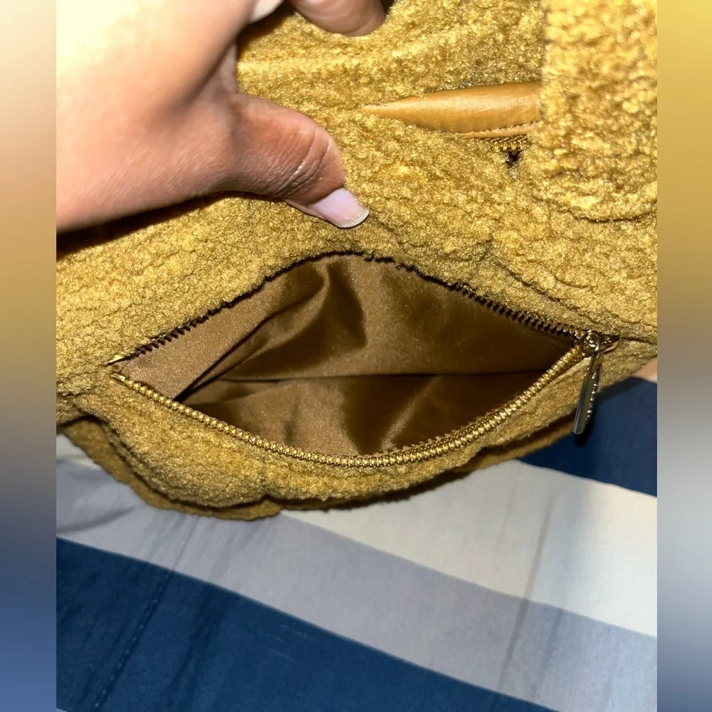 🍋 NWT Lululemon Quilted Grid Crossbody Bag 5L *Fleece in Burnt Caramel